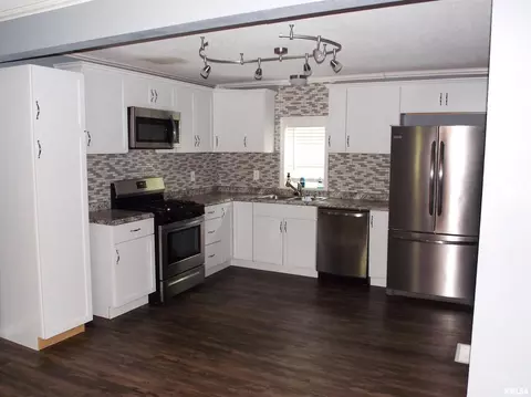 12 Park Lane Dr, Centralia, IL 62801 photo 7