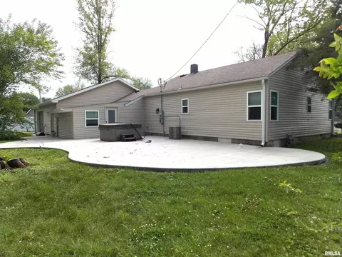 12 Park Lane Dr, Centralia, IL 62801 photo 2