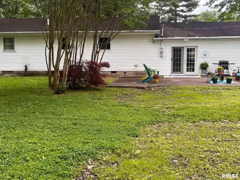 205 E Williams St, Benton, IL 62812 photo 28