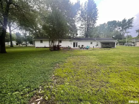 205 E Williams St, Benton, IL 62812 photo 26