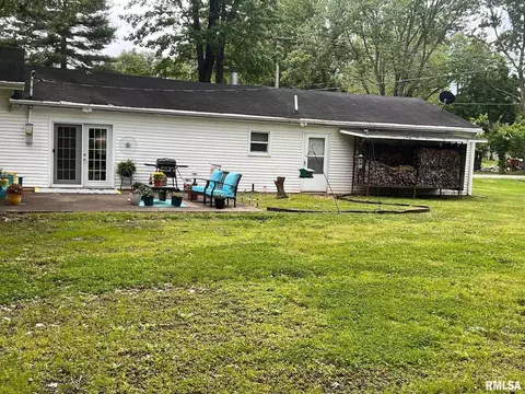 205 E Williams St, Benton, IL 62812 photo 27