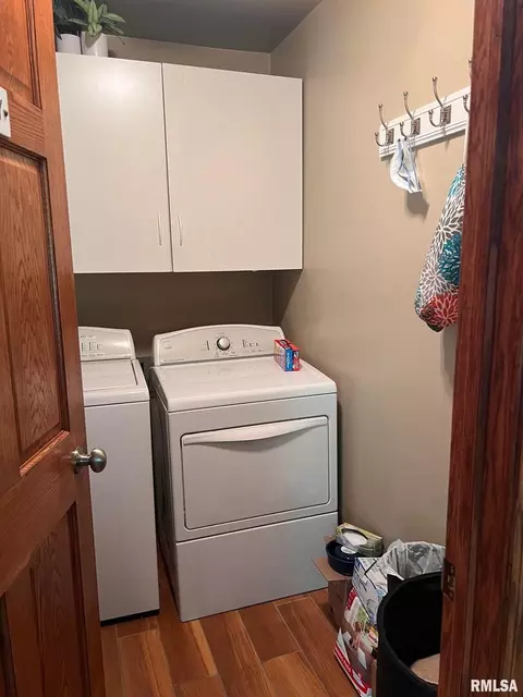 205 E Williams St, Benton, IL 62812 photo 13
