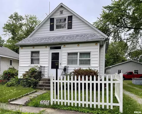 727 S Maple St, Centralia, IL 62801 photo 1