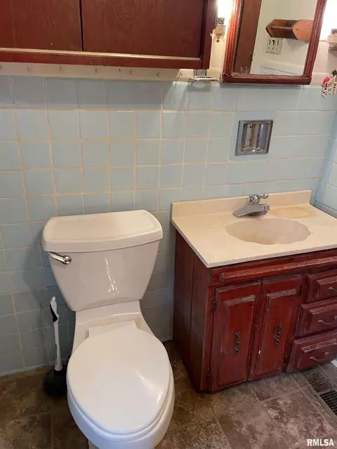 727 S Maple St, Centralia, IL 62801 photo 14