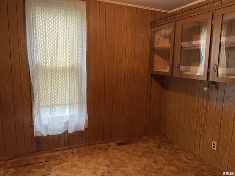 727 S Maple St, Centralia, IL 62801 photo 9