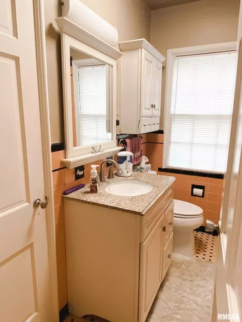 105 S Green St, Anna, IL 62906 photo 24