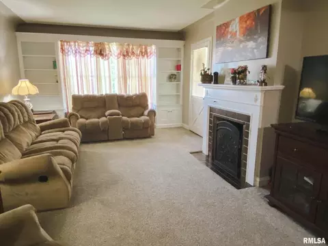 105 S Green St, Anna, IL 62906 photo 14