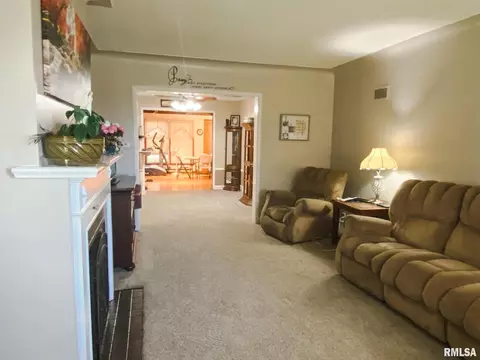 105 S Green St, Anna, IL 62906 photo 13