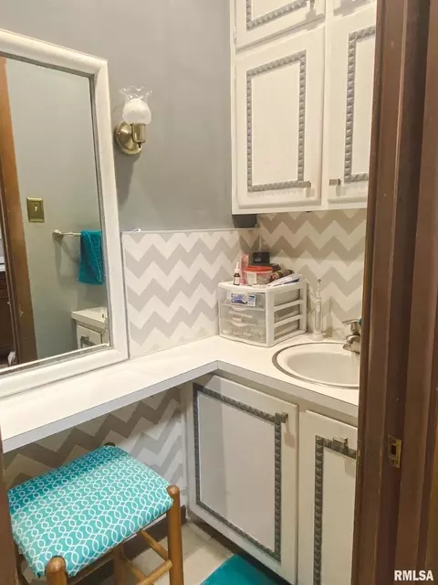 105 S Green St, Anna, IL 62906 photo 23