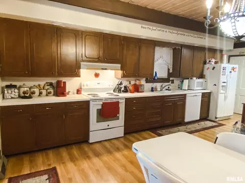 105 S Green St, Anna, IL 62906 photo 17