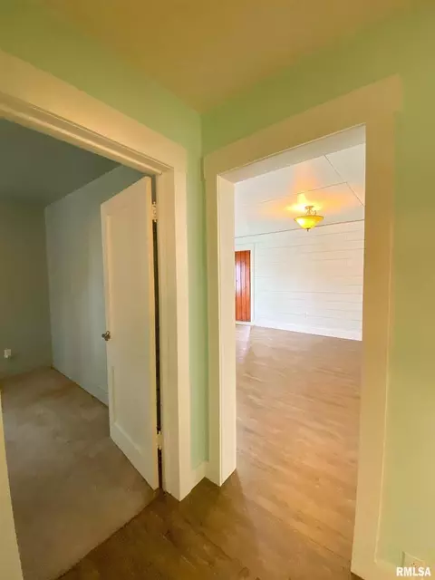 330 S State St, Flora, IL 62839 photo 25