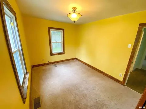 330 S State St, Flora, IL 62839 photo 31