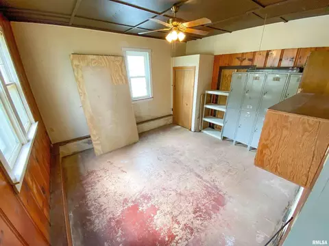 330 S State St, Flora, IL 62839 photo 41