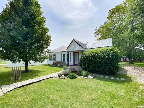 330 S State St, Flora, IL 62839 photo 1