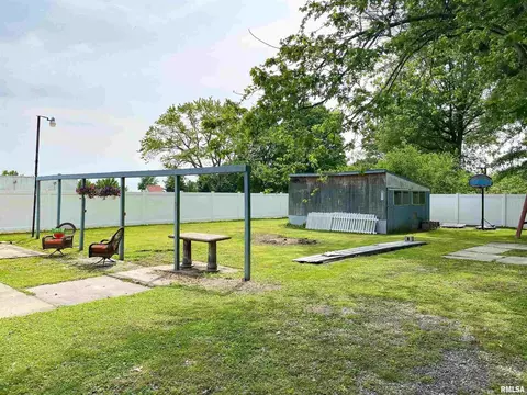 330 S State St, Flora, IL 62839 photo 58