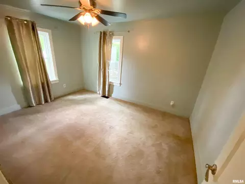 330 S State St, Flora, IL 62839 photo 28