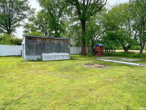 330 S State St, Flora, IL 62839 photo 56