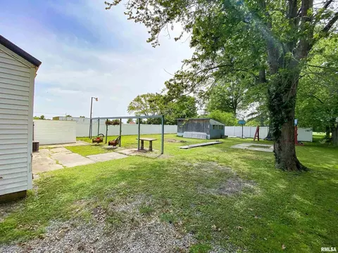 330 S State St, Flora, IL 62839 photo 63