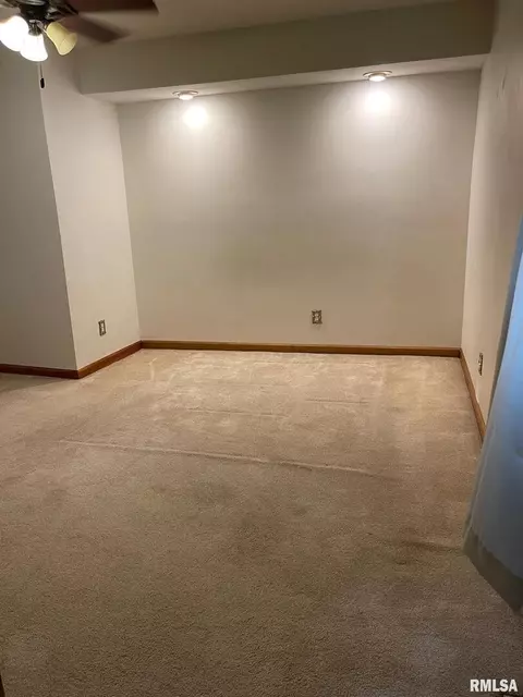 604 N State St, Christopher, IL 62822 photo 19