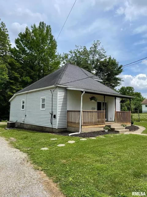 604 N State St, Christopher, IL 62822 photo 3
