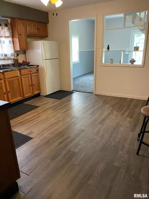 604 N State St, Christopher, IL 62822 photo 12