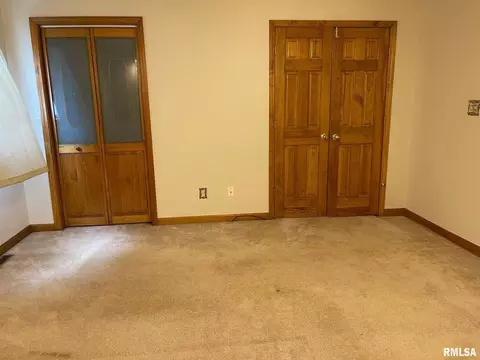604 N State St, Christopher, IL 62822 photo 17