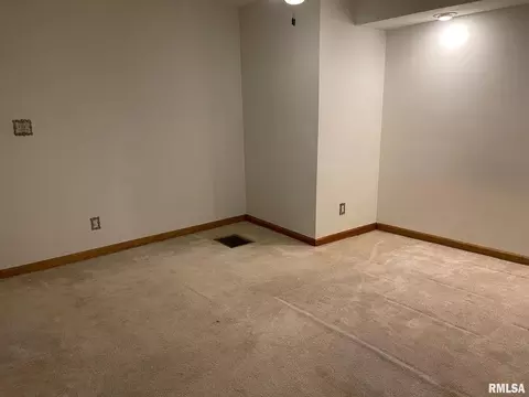 604 N State St, Christopher, IL 62822 photo 20