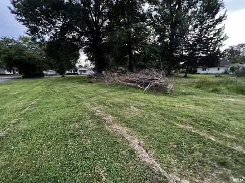 416 N 7th St, Herrin, IL 62948 photo 5