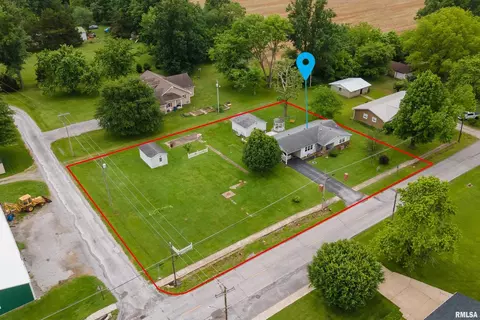 808 W Sylvia St, Christopher, IL 62822 photo 22