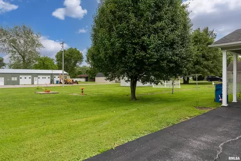 808 W Sylvia St, Christopher, IL 62822 photo 20