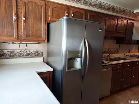 540 N Beech St, Centralia, IL 62801 photo 3