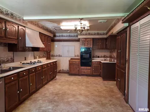 540 N Beech St, Centralia, IL 62801 photo 4