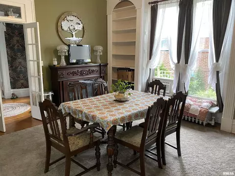 210 S Maple St, Centralia, IL 62801 photo 4