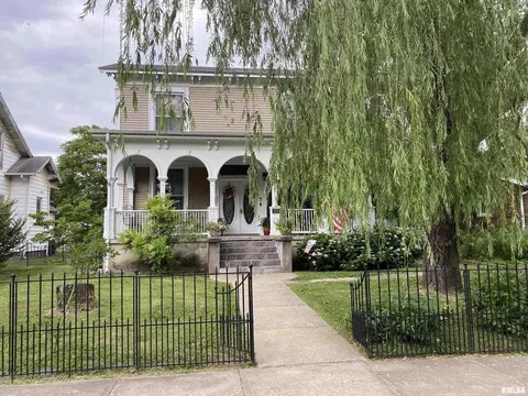210 S Maple St, Centralia, IL 62801 photo 1