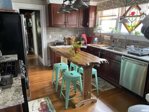 210 S Maple St, Centralia, IL 62801 photo 7