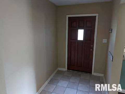 805 W Madison St, Herrin, IL 62948 photo 4