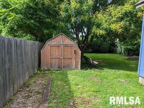 805 W Madison St, Herrin, IL 62948 photo 3