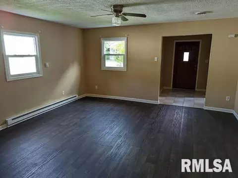 805 W Madison St, Herrin, IL 62948 photo 5