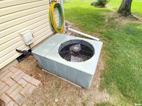 28 Stone Forge Pike Pike, Flora, IL 62839 photo 46