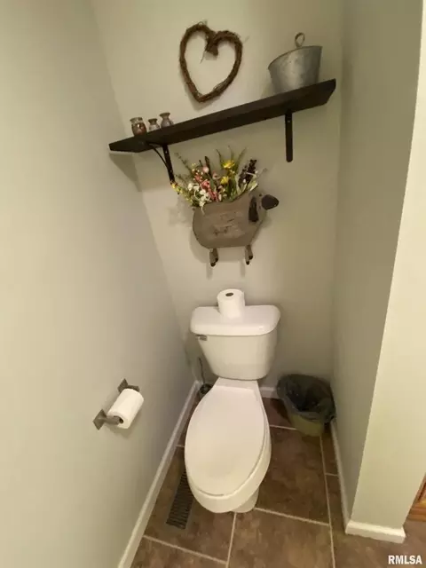 28 Stone Forge Pike Pike, Flora, IL 62839 photo 44
