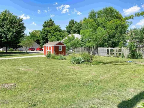 208 E 4th St, Flora, IL 62839 photo 4