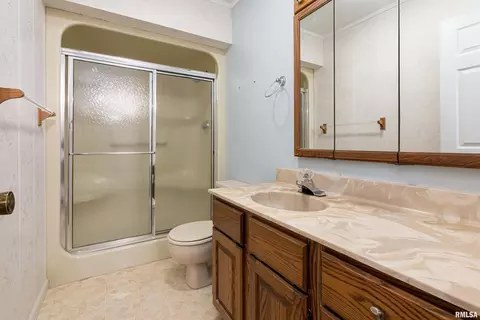 1209 Tanglewood Dr, Herrin, IL 62948 photo 19