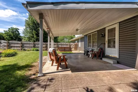 1209 Tanglewood Dr, Herrin, IL 62948 photo 23