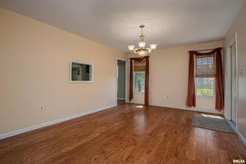 1209 Tanglewood Dr, Herrin, IL 62948 photo 9