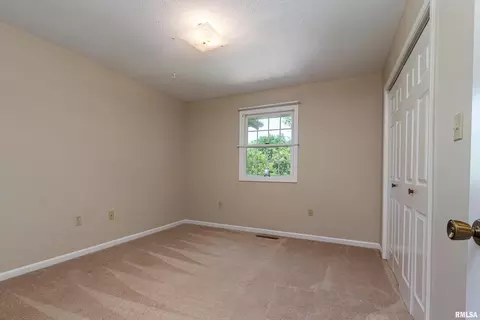 1209 Tanglewood Dr, Herrin, IL 62948 photo 14