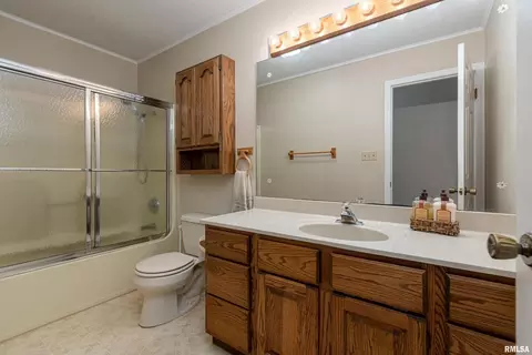 1209 Tanglewood Dr, Herrin, IL 62948 photo 16
