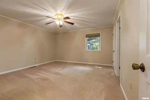1209 Tanglewood Dr, Herrin, IL 62948 photo 17
