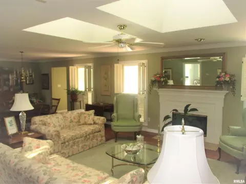 300 Bailey Ln, Benton, IL 62812 photo 11