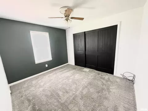 909 E 15th St, Centralia, IL 62801 photo 5