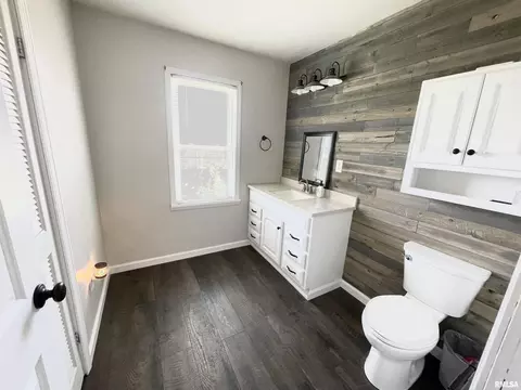 909 E 15th St, Centralia, IL 62801 photo 7
